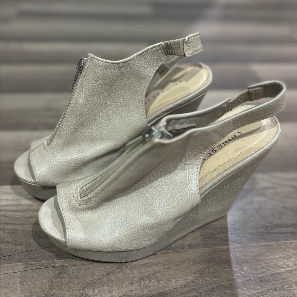 Open toed heels